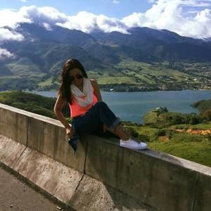 Meet your Posher, Jeniffer